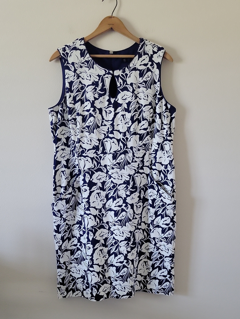 Lands' End Ponte Keyhole Sheath Dress‎ Navy White Hibiscus Print Size 16P
